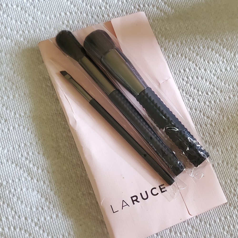 Laruce Beauty - "On the Go" Makeup Brushes